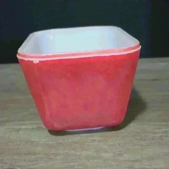 Vintage Red Pyrex  Fridgie - No Lid - Picture 2 of 6